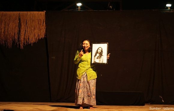 contoh teks monolog