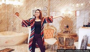 kamar mandi rumah Dinda Shafay