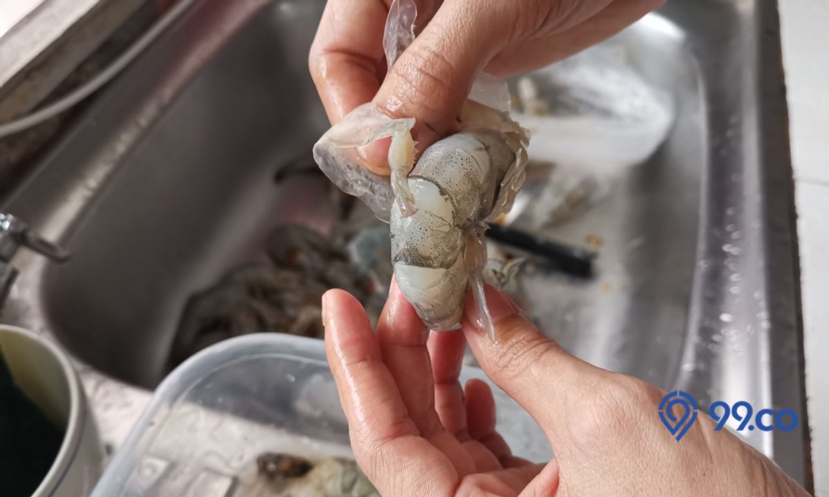 Cara Membersihkan Udang yang Benar agar Tetap Segar