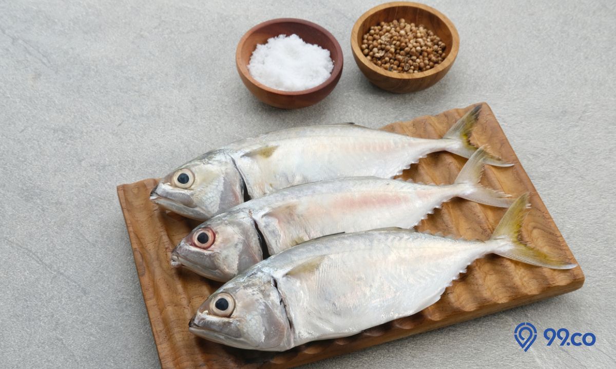 Cara Membersihkan Ikan Kembung yang Benar. Jangan Sampai Salah!