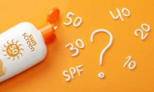 20 Rekomendasi Sunscreen Terbaik Tahun 2023. Untuk Semua Jenis Kulit!