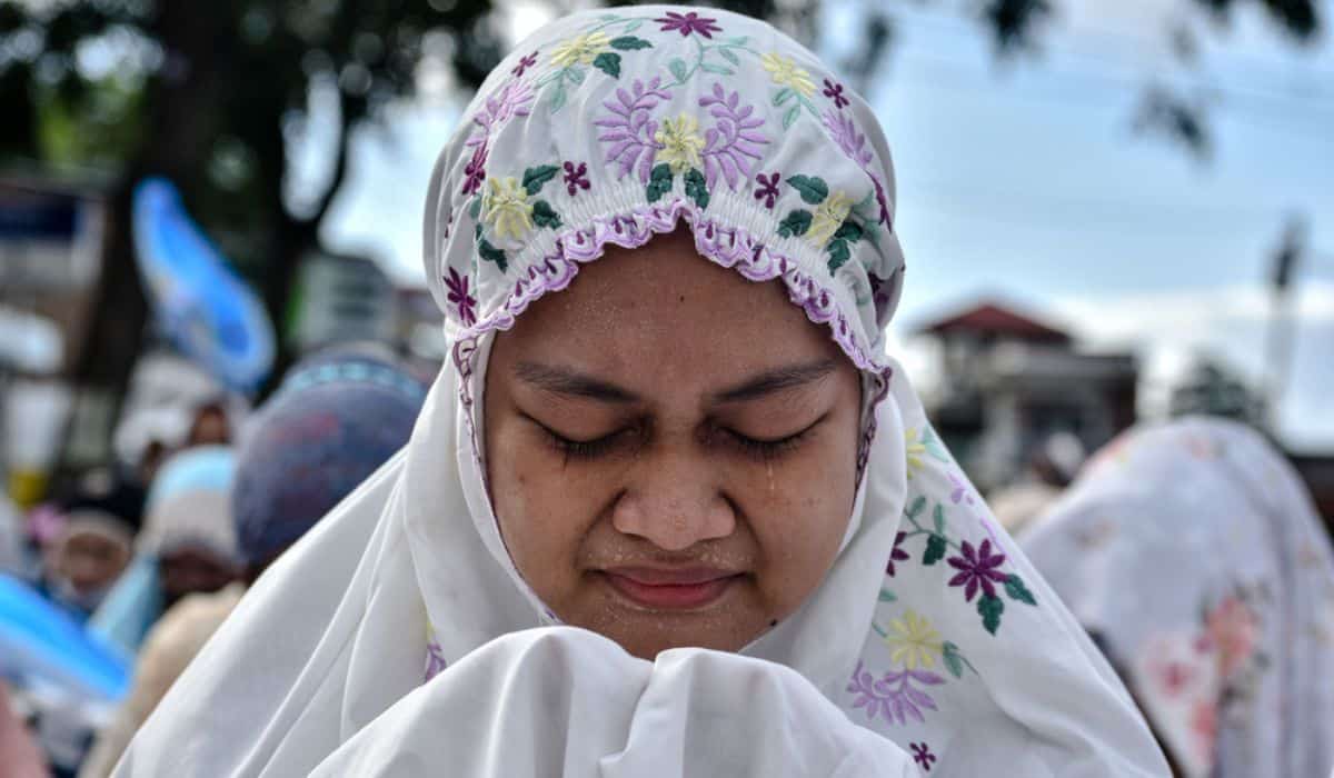 La Tahzan Innallaha Ma Ana
