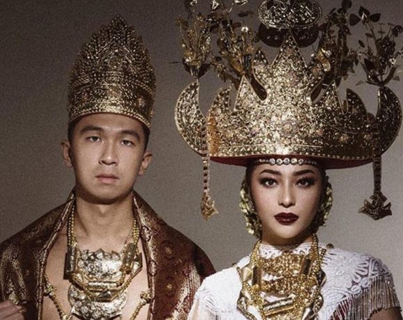 Mengenal Pakaian Adat Lampung Beserta Aksesorinya. Ketahui Nama-namanya!