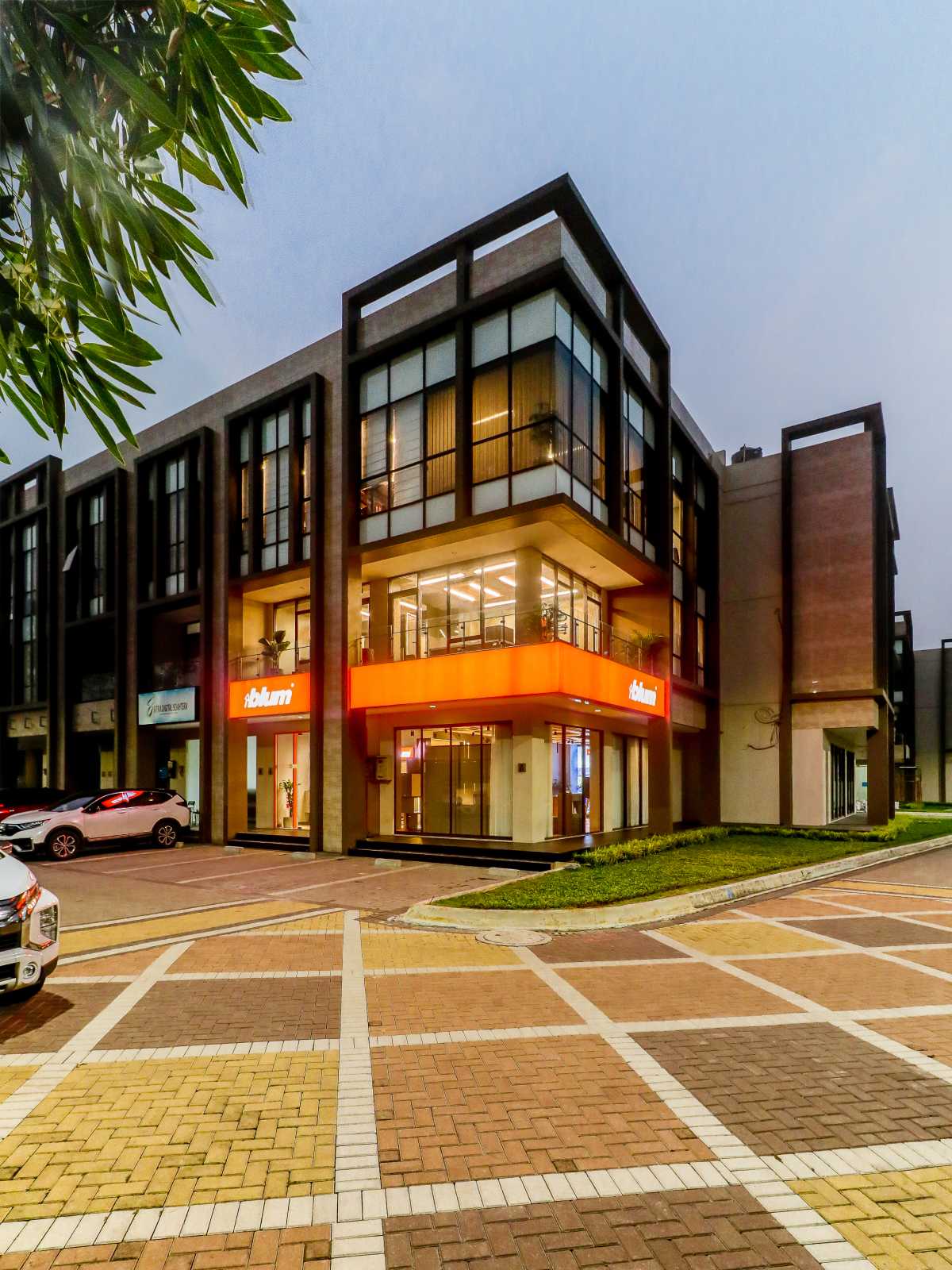 Showroom Blum di BSD - Sumber: Blum