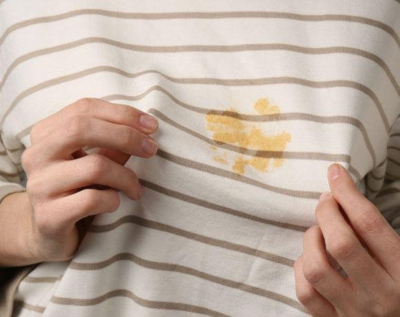 9 Cara Menghilangkan Noda Kunyit di Baju dan Tips Menjaganya agar Tetap Awet