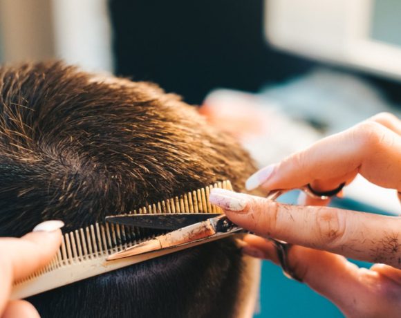 10 Model Rambut Cepak Terpopuler yang Antiribet. Penampilan jadi Lebih Maskulin!