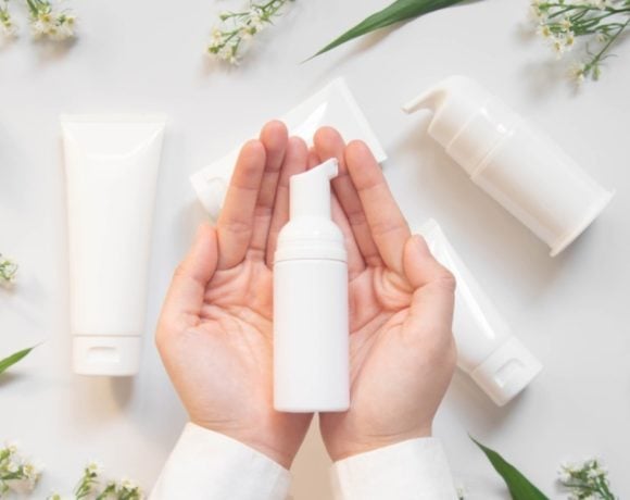 13 Produk Skincare untuk Bruntusan Terbaik Tahun 2024, Kulit Bersih dan Glowing!