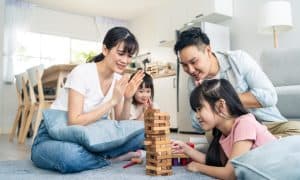 5  Cerita Liburan di Rumah dalam Bahasa Inggris Singkat