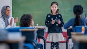 contoh pidato bahasa inggris dan artinya