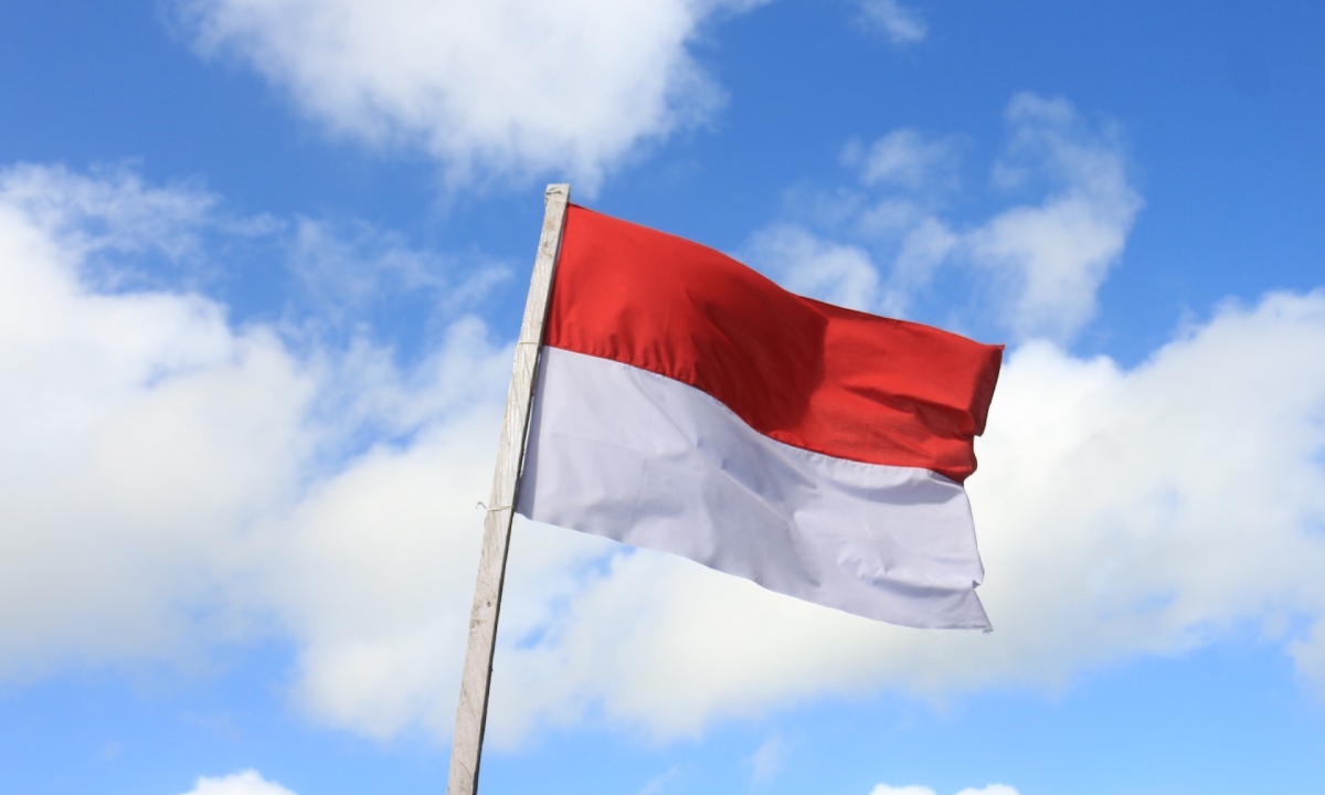 Lirik Lagu Maju Tak Gentar Ciptaan Cornel Simanjuntak. Pelajari Not Lagunya!