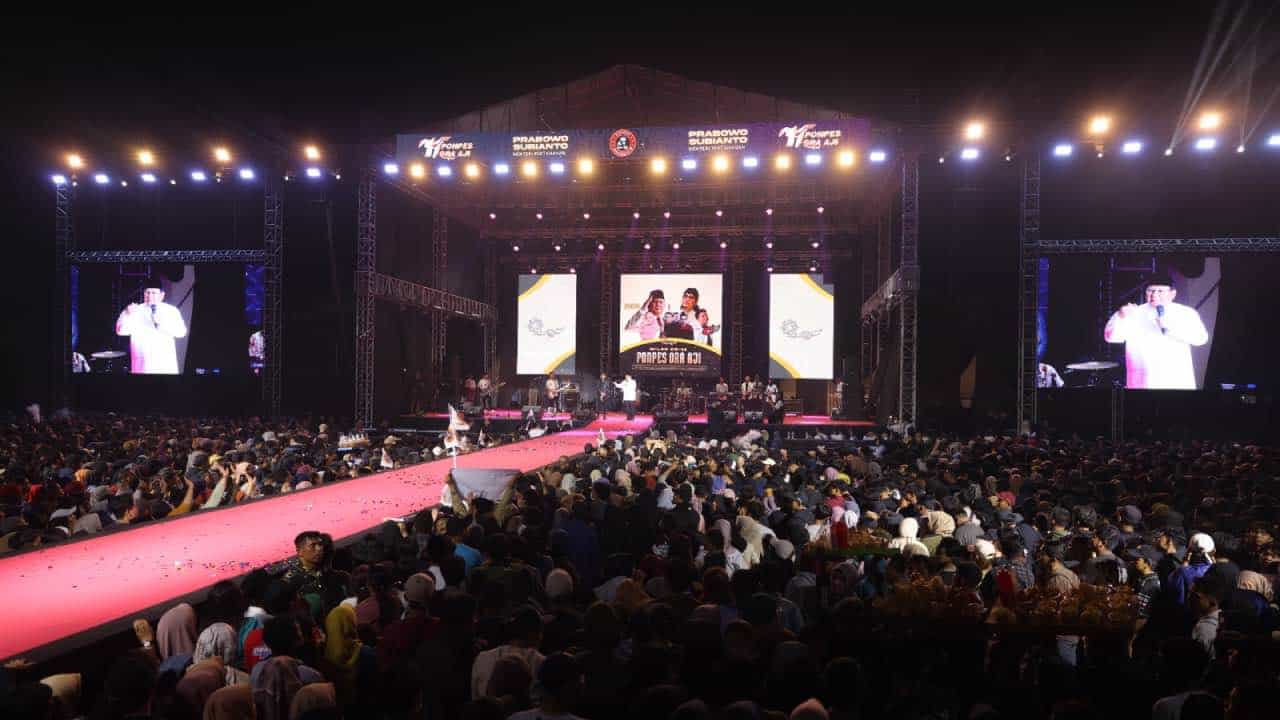 Menhan Prabowo hadir di Milad ke-11 Ponpes Ora Aji