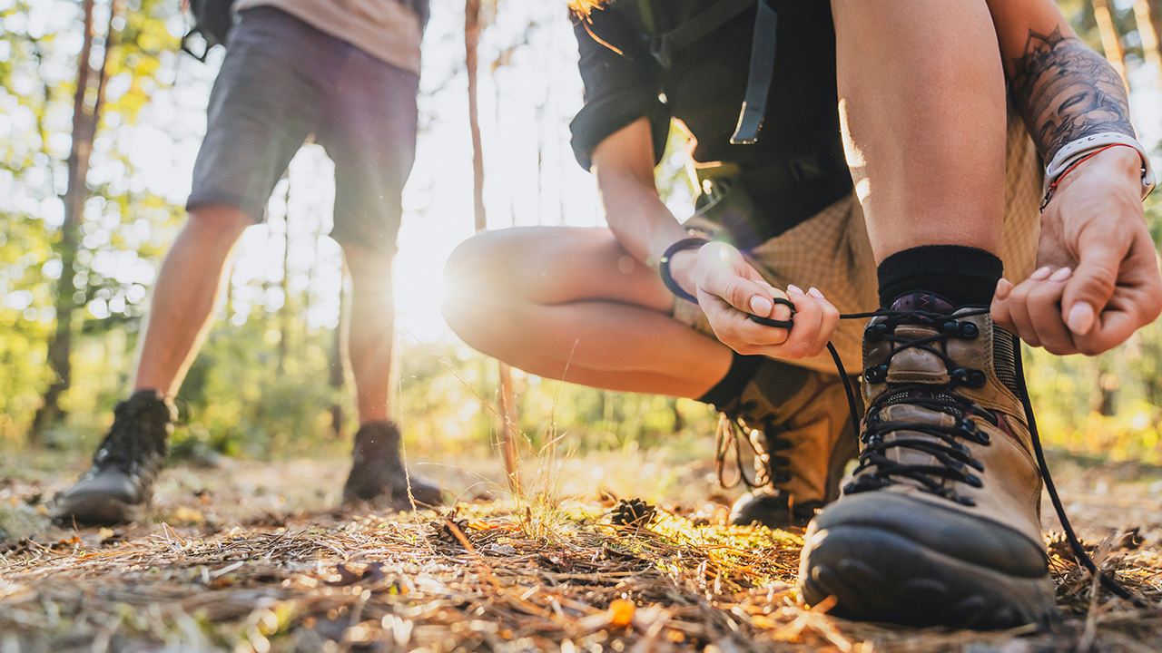 5 Rekomendasi Sepatu Trekking Terbaik 2023 untuk Pemula. Harganya Ekonomis!