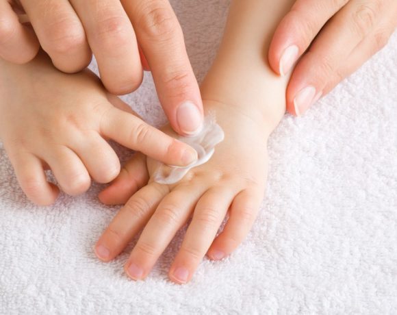 5 Rekomendasi Skincare Bayi yang Banyak Diburu Konsumen. Ampuh Cegah dan Sembuhkan Ragam Penyakit Kulit!
