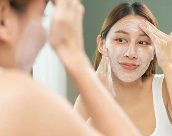 5 Rekomendasi Produk Eksfoliasi untuk Pemula Terbaik