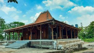 7 Gambar Rumah Adat Jawa Barat dan Penjelasan Keunikannya. Jadi Simbol Budaya Suku Sunda!