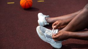 5 Sepatu Basket Wanita Terbaik 2023. Cocok untuk Pemain Pemula!