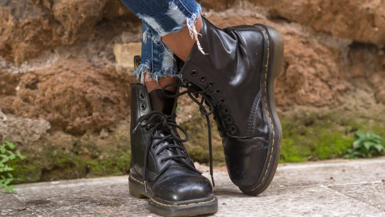 sepatu docmart wanita