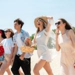 10 Contoh Cerita Liburan Bahasa Inggris Singkat dan Artinya