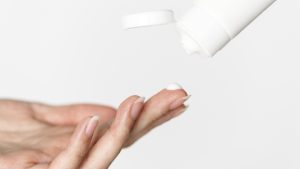 5 Cara Memakai Body Lotion Scarlett agar Cepat Putih dan Rekomendasi Terbaiknya. Efektif!