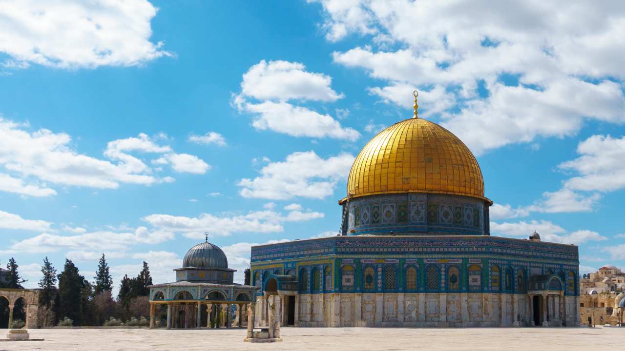 40 Pertanyaan tentang Isra Miraj dengan Jawabannya. Untuk Cerdas Cermat!