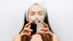 4 Rekomendasi Produk Serum yang Mengandung Symwhite 377. Samarkan Dark Spot, Bikin Kulit Wajah Cerah!
