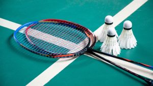 5 Rekomendasi Raket Yonex Terbaik untuk Badminton. Bikin Smash Keras!