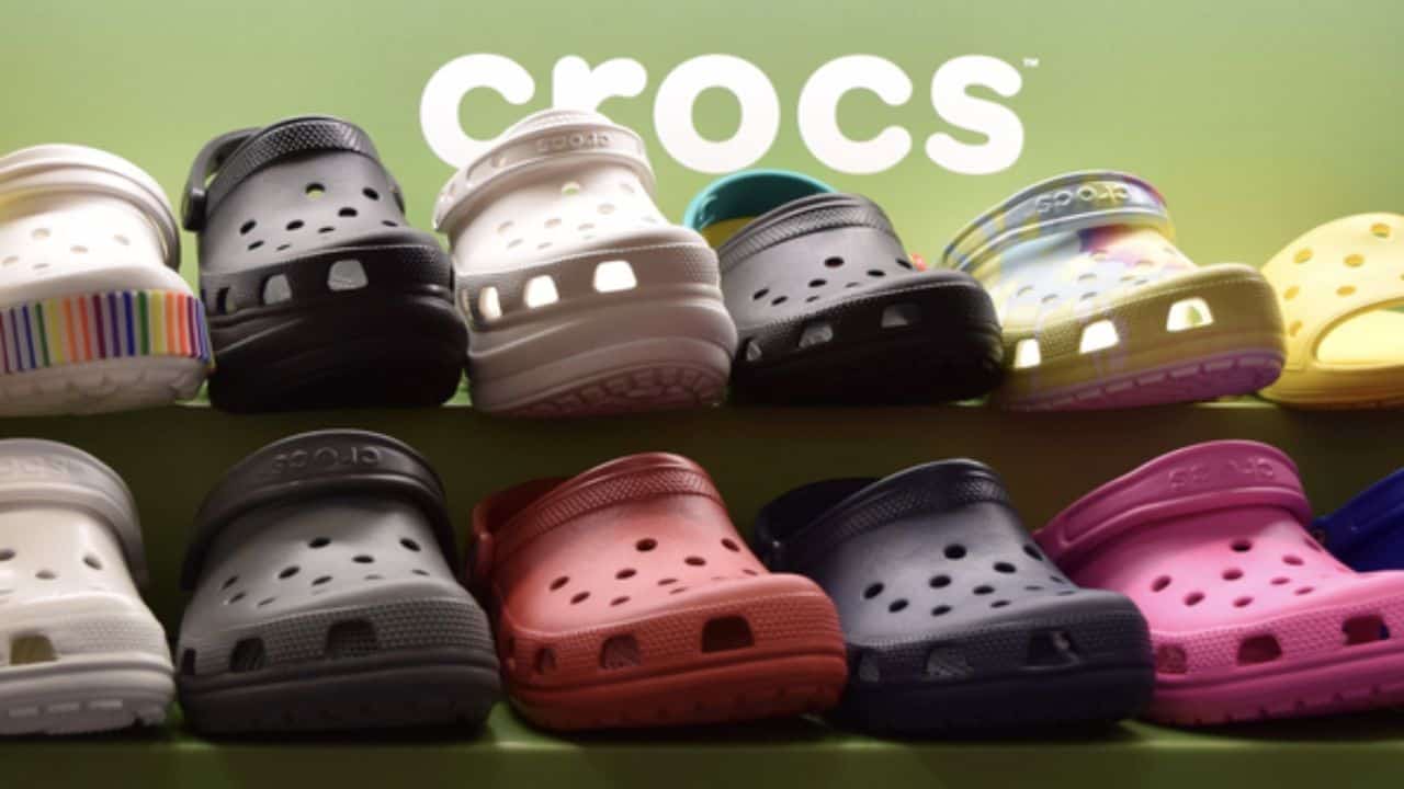 5 Rekomendasi Sandal Crocs Wanita Terbaik 2024, Bikin Tambah Tinggi!