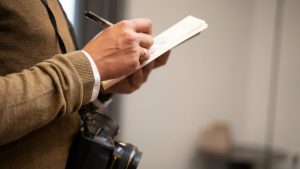 5 Contoh Teks Reporter yang Benar. Lengkap dari Berbagai Topik!