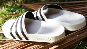 5 Rekomendasi Sandal Adidas Original Terbaru untuk Gaya Kasual Sehari-hari