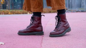 5 Rekomendasi Sepatu Docmart Terbaik 2024, Edgy Banget!
