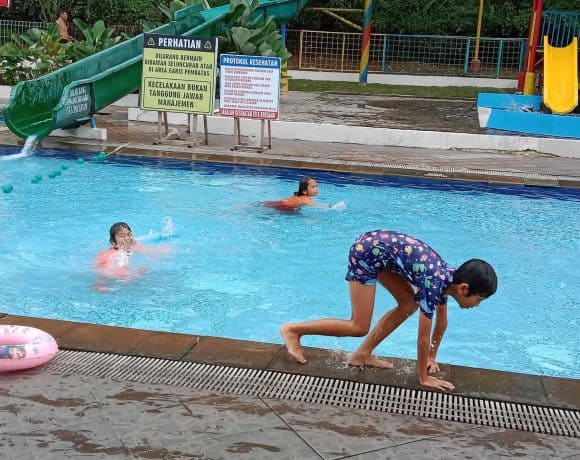 Top 8 Wisata Waterpark & Kolam Renang Pekanbaru Terpopuler