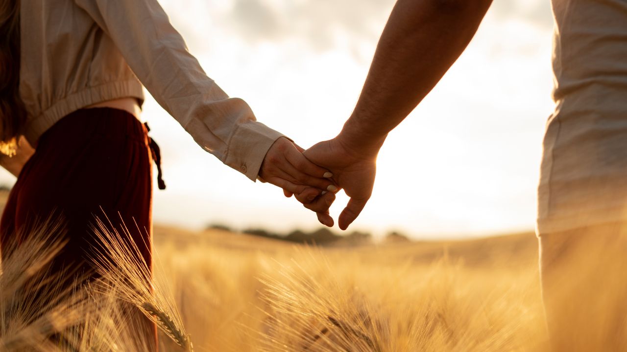 30 Kata Kata Cinta Bahasa Arab Latin dan Artinya. Romantis!