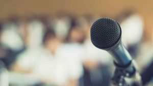 5 Contoh Pidato Bahasa Inggris tentang Perpisahan Sekolah. Singkat dan Mudah Dihafal!