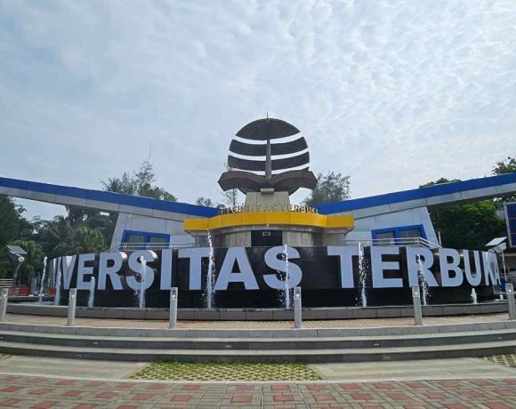 6 Contoh Karya Ilmiah UT Berbagai Jurusan (PGSD, Manajemen, dan Lainnya)