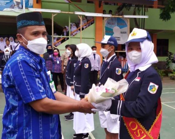 100 Rekomendasi Hadiah untuk Kakak OSIS Pembimbing MPLS. Untuk Laki-Laki dan Perempuan!