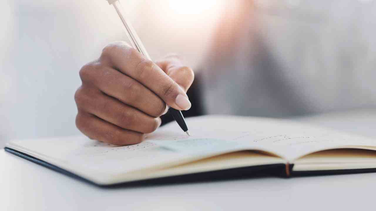 7 Contoh Surat Izin Tidak Masuk Kuliah karena Sakit hingga Ada Kepentingan. Lengkap!