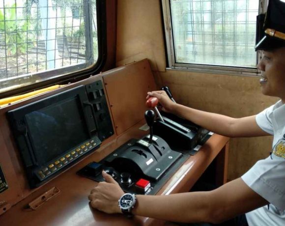 gaji masinis kereta api
