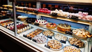 110 Nama Toko Kue Aesthetic yang Bagus, Modern, dan Unik. Bisa Menarik Banyak Pelanggan!