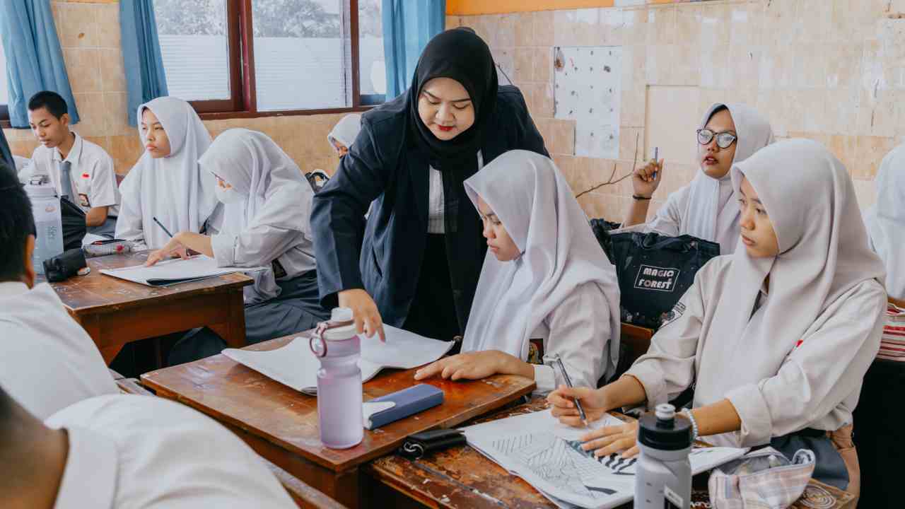 10 Contoh Refleksi Pembelajaran untuk Optimalkan Proses Belajar. Guru Wajib Paham!