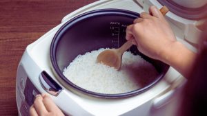 Berapa Lama Memasak Nasi di Rice Cooker? Ternyata Ini Waktu yang Tepat!