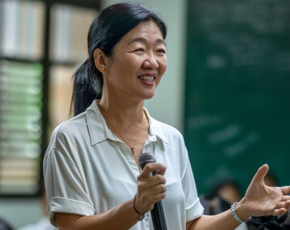 5 Contoh Pidato Perpisahan Guru Pensiun Singkat dan Jelas