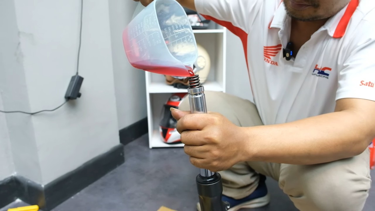 Takaran Oli Shock Depan BeAT biar Empuk untuk Berbagai Tipe Motor