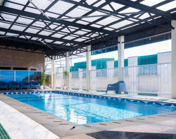 Daftar Kolam Renang Indoor Bandung untuk Renang dan Hiburan