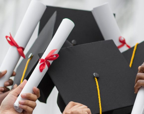 80 Contoh Tema Perpisahan Sekolah yang Bagus dan Menarik