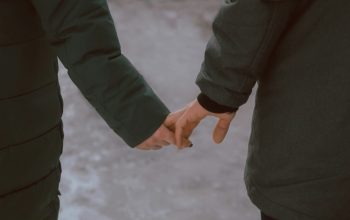 7 Daftar Lirik Lagu Romantis buat Pacar LDR yang Bikin Baper