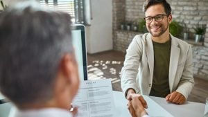 7 Contoh Perkenalan Diri dalam Bahasa Inggris untuk Interview dan Artinya 7 Contoh Perkenalan Diri dalam Bahasa Inggris untuk Interview dan Artinya