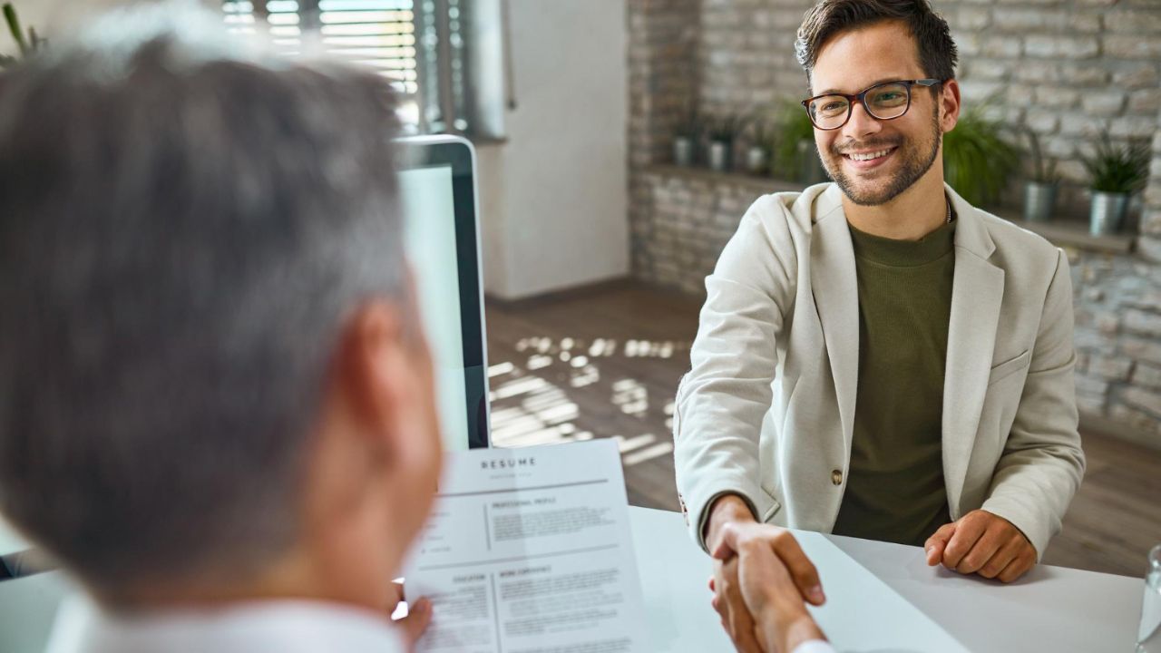 7 Contoh Perkenalan Diri dalam Bahasa Inggris untuk Interview dan Artinya